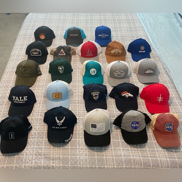 Lot of 23 Men’s New and Used Baseball Hats/Caps - Picture 1 of 1
